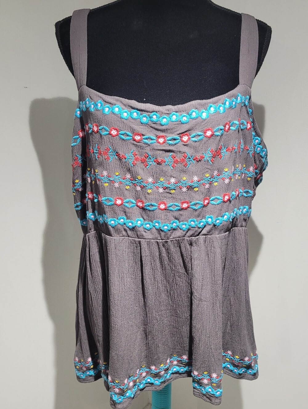 Torrid Women's Gauze Peplum Babydoll Embroidered Cami Top 4 Grey Bohemian